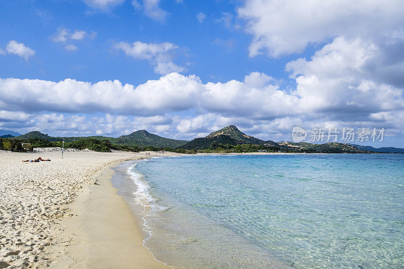 意大利撒丁岛东南部Costa Rei的Spiaggia delle Ginestre